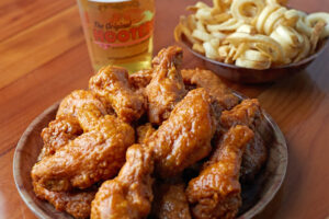 hooters2